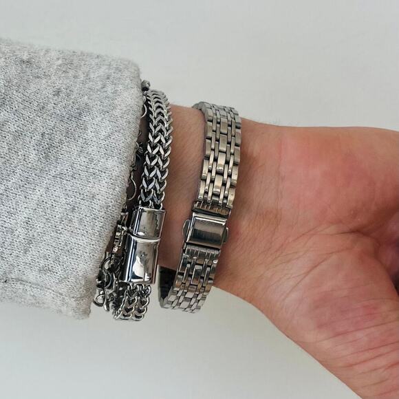 Silver Watch Black Face Unisex Minimalist 1.5" Diameter Quartz New - Picture 2 of 12